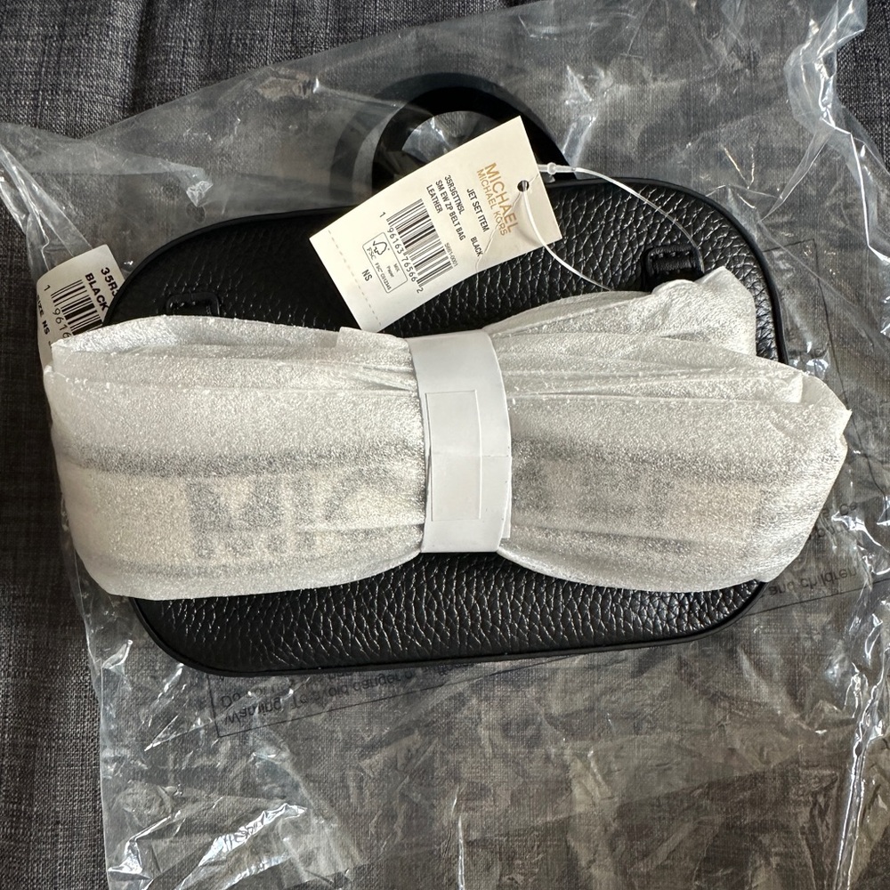 NWT Michael Kors Black Pebbled Leather Bag with Gold Accents - Picture 6 of 6